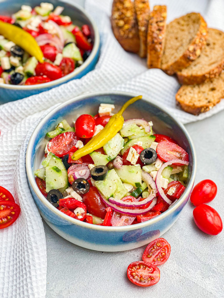 Griechischer Bauernsalat mit Oliven