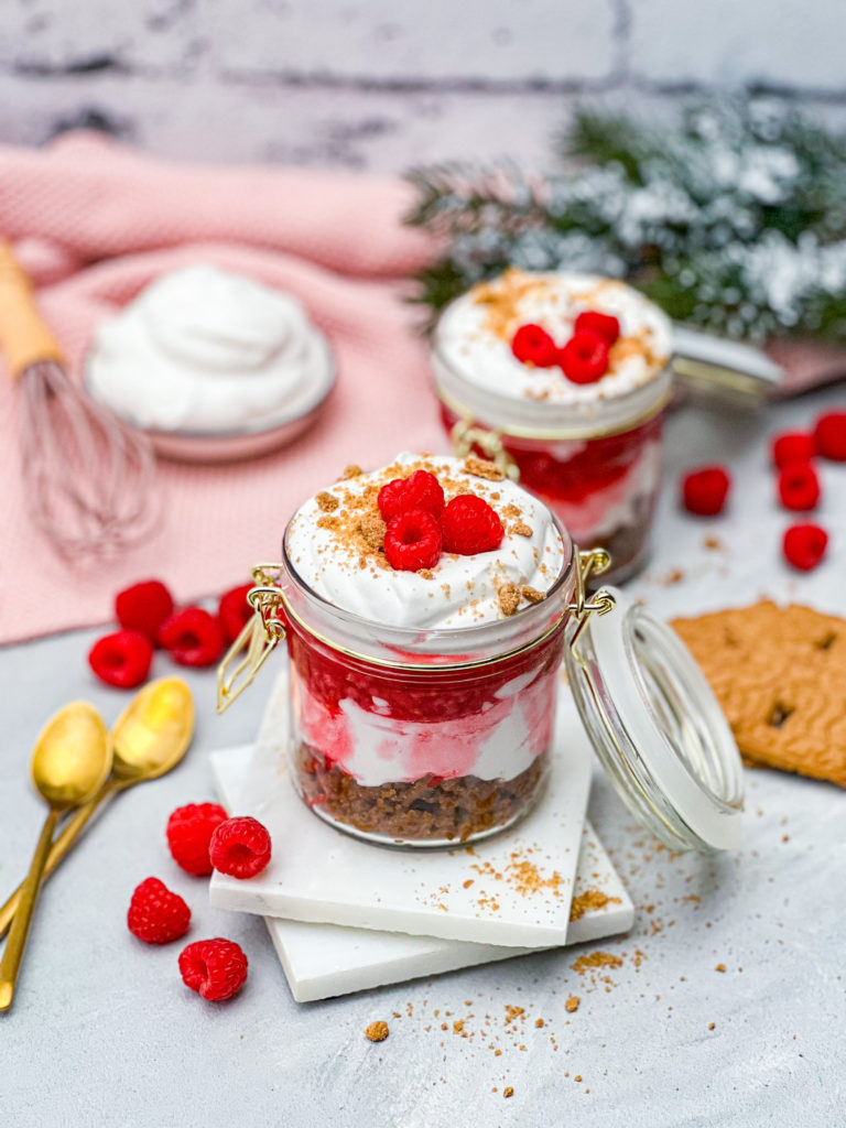 Spekulatiusdessert mit Himbeeren