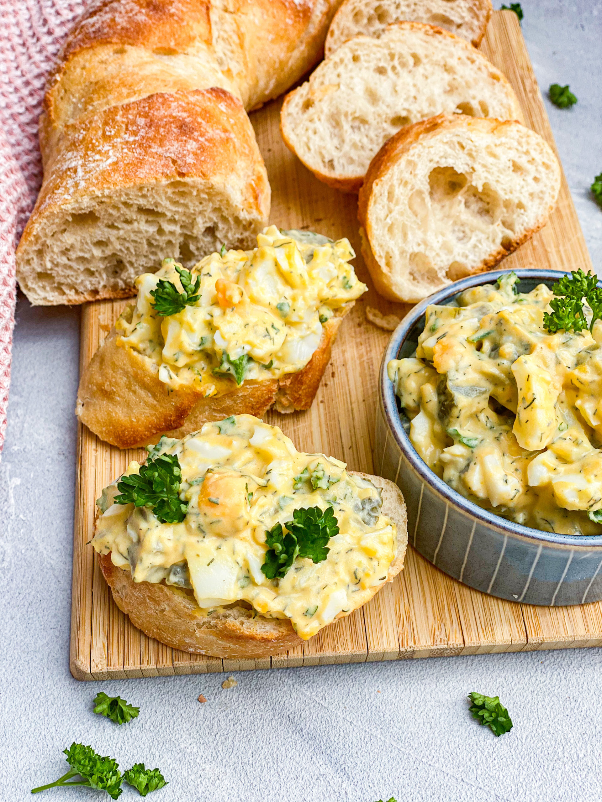 Eiersalat mit Baguette